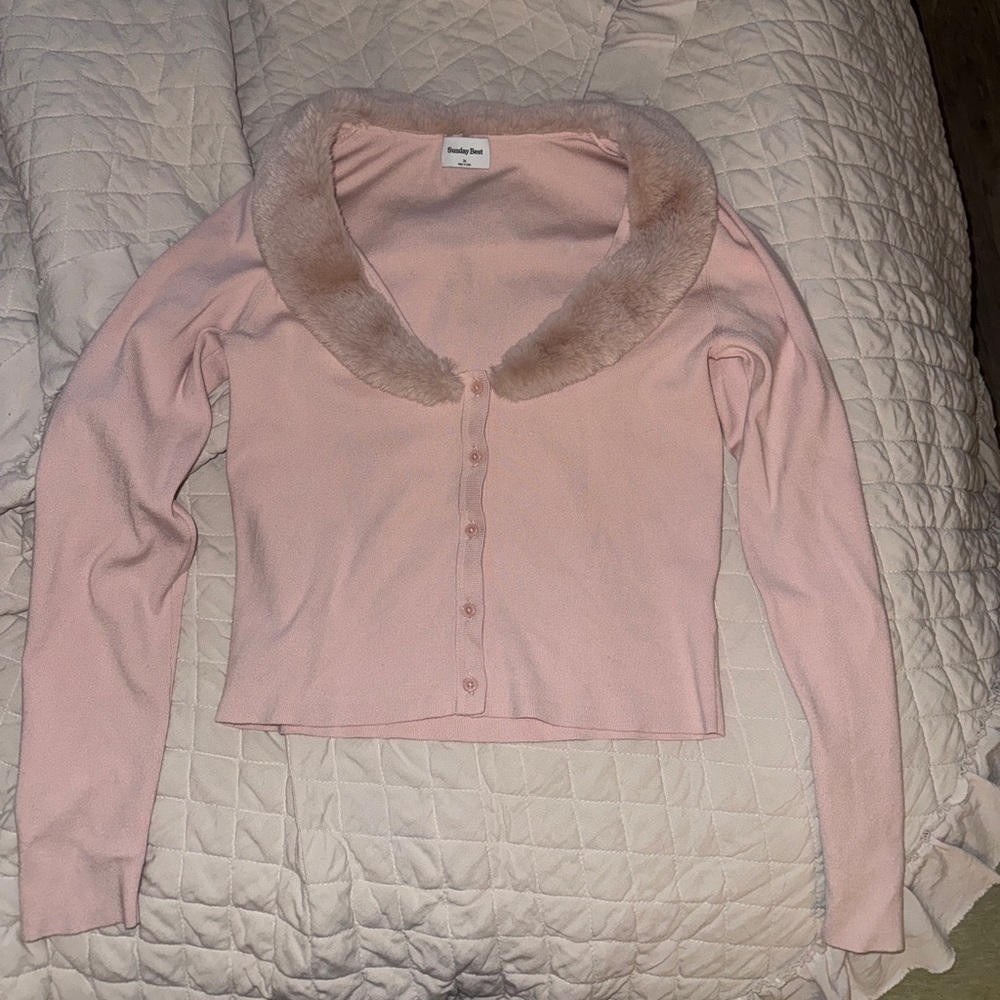 Aritzia pink cardigan with fur collar